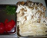 きのことトマトのバターしょうゆ炒め作り方1写真