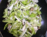 ブロッコリーの茎とじゃがいもの焼肉。作り方4写真