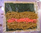 お弁当のおかずに♪焼そば海苔巻き作り方2写真