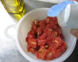 お手軽朝ご飯【トマトだけのブルスケッタ】作り方1写真