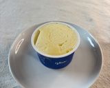 市販品にちょい足し❣️塩メープルアイス作り方1写真