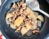 フライパンで♬無水コク旨豚バラ大根作り方5写真