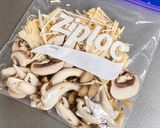 冷凍きのこ＆お好きな食材でお味噌汁作り方12写真