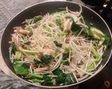 冬にぴったり！ひき肉ともやしの味噌チゲ作り方5写真