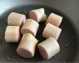 材料２つ！魚肉ソーセージの一口パリパリ巻作り方2写真