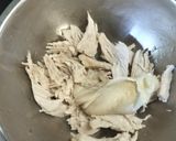 レンチンで簡単✨鶏むね肉の梅しそ和え作り方3写真
