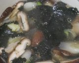 簡単♪長ねぎとしいたけの焼き海苔スープ作り方3写真