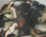 簡単♪長ねぎとしいたけの焼き海苔スープ作り方3写真