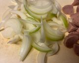魚肉ソーセージとキャベたまケチャップ炒め作り方2写真