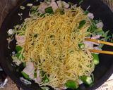 豚バラとオクラと葱の塩焼きそば作り方7写真