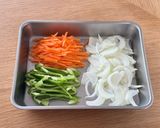 もんで炒めるだけ！豚こまプルコギ作り方1写真