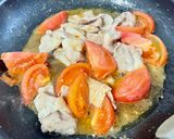 簡単♪豚バラとトマトのガリバタ醤油作り方4写真