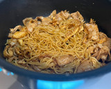 油揚げたっぷり！豚バラ肉のソース焼きそば作り方3写真