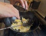 アワビの酒蒸しで作る、鮑バター炒飯作り方7写真
