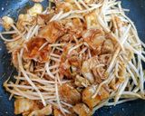 簡単今夜の夕飯！もやし豚バラキムチ炒主菜作り方7写真
