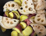 秋の味覚！さつまいもとレンコンの甘辛炒め作り方4写真