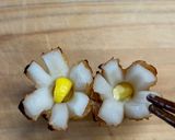 お弁当に🌼ちくわとコーンのお花作り方5写真