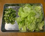 簡単！生鮭で作る鮭レタスチャーハン作り方1写真