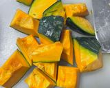 今夜の副菜！かぼちゃマヨチーズサラダ作り方1写真