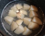 たらとじゃがいもの煮物　魚のバーナー処理作り方5写真