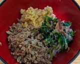 3色そぼろ丼🫶作り方1写真