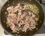 豚こまと豆苗の五香炒め作り方4写真