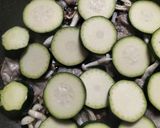 ミントで地中海🌊ズッキーニと豚肉ソテー🇨🇾キプロス作り方3写真
