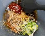 【簡単副菜】もずくと大葉の旨辛冷奴作り方1写真