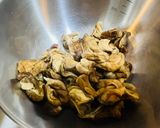 ガシラ煮干で昆布と椎茸の豚骨醤油ラーメン作り方1写真