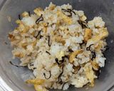 醤油の香ばしい香りが最高！塩昆布おにぎり作り方2写真