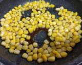 甘醤油炒めのコーンとチーズのおにぎり作り方1写真