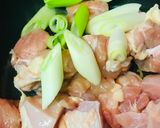 鶏肉と長ネギのガーリック塩炒め作り方1写真