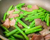 朝ご飯にもうま〜い♡アスパラとベーコンと卵炒め作り方3写真