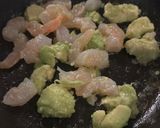 エビとアボガドのガーリックパスタ作り方3写真