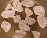 鶏むね肉とセロリの香ばしごまガーリック作り方2写真