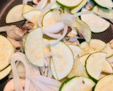 コク旨、鶏ささみとズッキーニのバター醬油パスタ作り方3写真