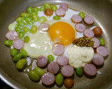 お弁当！シャウエッセンと卵の粒マヨ炒め作り方3写真