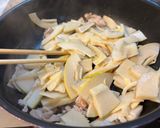 たけのこと豚バラ切り落としの炒め煮。作り方4写真