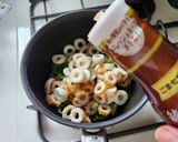 お弁当やあと一品に！竹輪とネギの青い所の炒め物作り方2写真