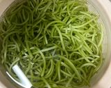 芋づるのニンニク炒め作り方1写真