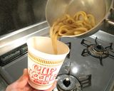 カップヌードルのスープで打ったうどんの麺作り方21写真