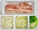 豚バラ肉とセロリと玉ネギの中華炒め作り方1写真