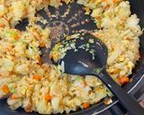 #キャベツとニンニク醤油の彩り炒飯作り方7写真