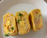 お弁当の彩りに♪かにかまとねぎの卵焼き作り方4写真