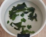 【わかめとカニカマのふんわり卵スープ】作り方1写真
