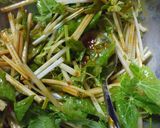 韓国風　ホワイトセロリーと鮮魚の胡麻和え作り方5写真