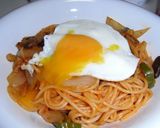 簡単！とろ〜り目玉焼きのせ ナポリタン☆作り方15写真