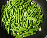 大好評♪　インゲンのペペロンチーノ風作り方3写真