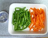 いんげんと人参のソテー味の決め手はツナ缶作り方1写真