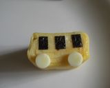 卵焼きで幼稚園バス♪　キャラ弁おかず作り方6写真